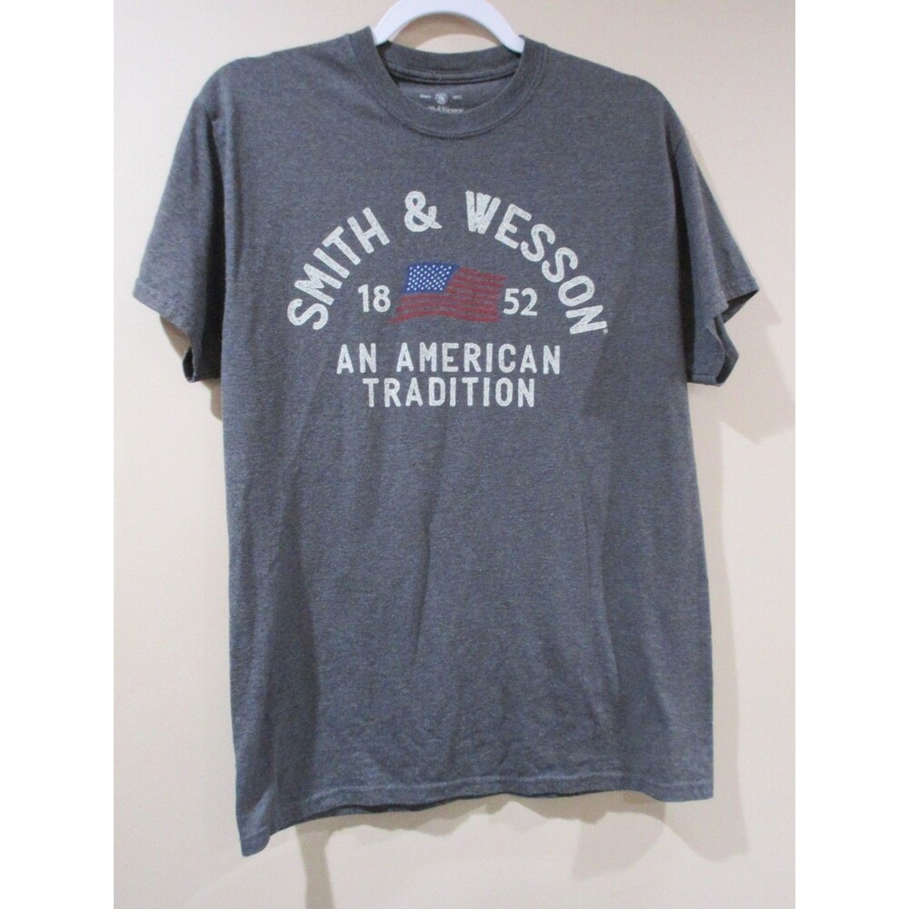 Smith & Wesson Graphic T-Shirt Men Med Gray Short Sleeve Preshrunk Cotton